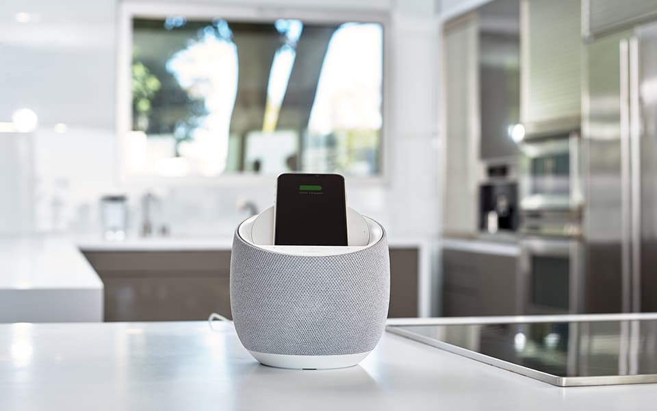 Hi-Fi Smart Speaker + Wireless Charger